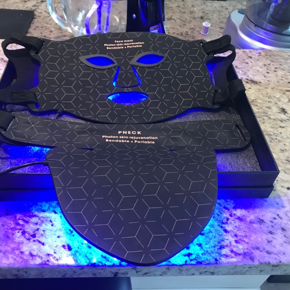 Face & Neck Red, Blue & Yellow lights $55 - Picture 13 of 16